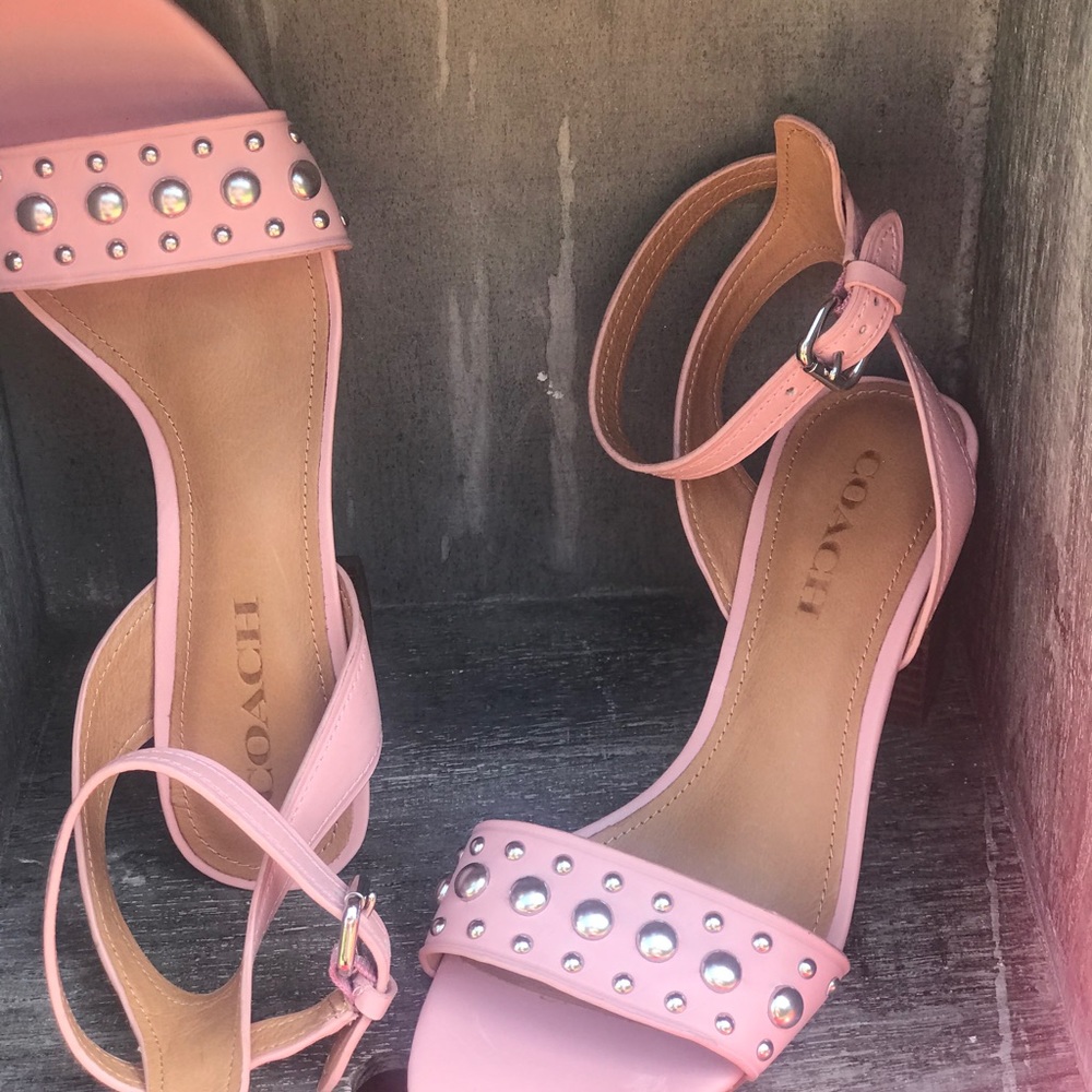 🆕 Coach Paige Studded Mid Heel Size 8 - Picture 2 of 7